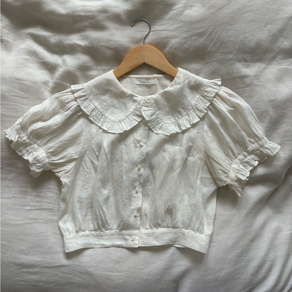 Doen White Ruffled Collar